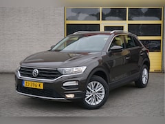 Volkswagen T-Roc - 1.0 TSI Style BJ2019 Lmv 16" | Led | Pdc | Navi | Trekhaak | Climate control | Cruise cont