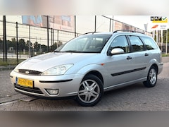Ford Focus Wagon - 1.6-16V Trend