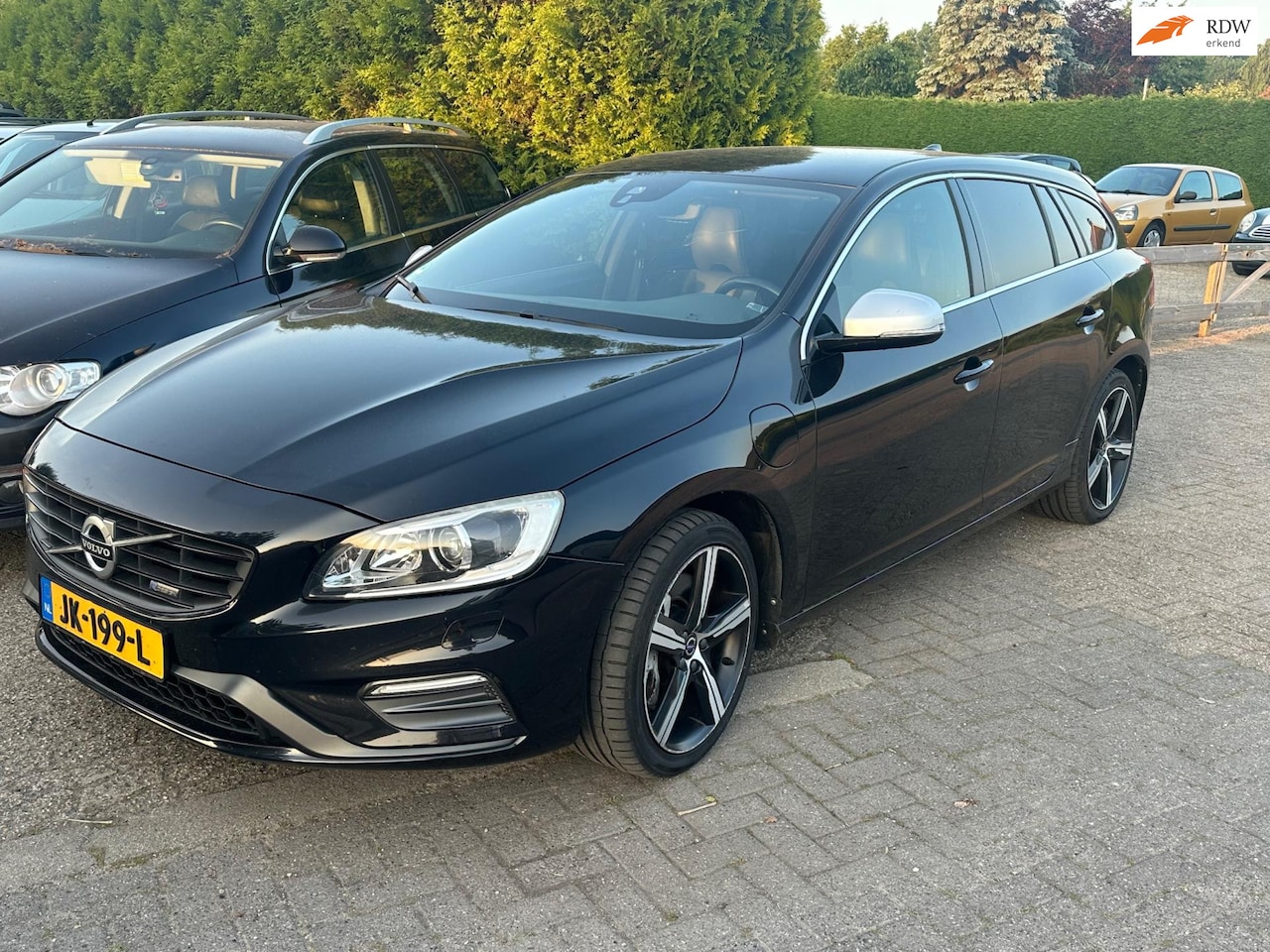 Volvo V60 - 2.4 D6 AWD Plug-In Hybrid R-Design Lees Tekst! - AutoWereld.nl