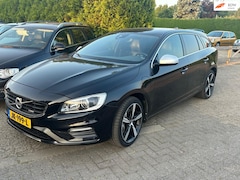 Volvo V60 - 2.4 D6 AWD Plug-In Hybrid R-Design Lees Tekst