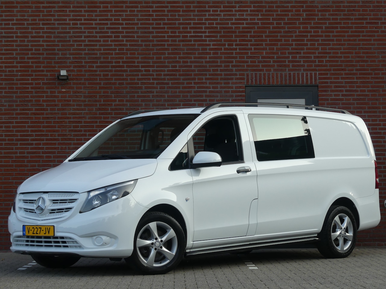 Mercedes-Benz Vito - 111 CDI Lang Dubbel Cabine Airco/Trekhaak - AutoWereld.nl