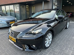 Lexus IS - 300h XENON LEDER CRUISE DEALER ONDERHOUDEN ORIG NL NAP