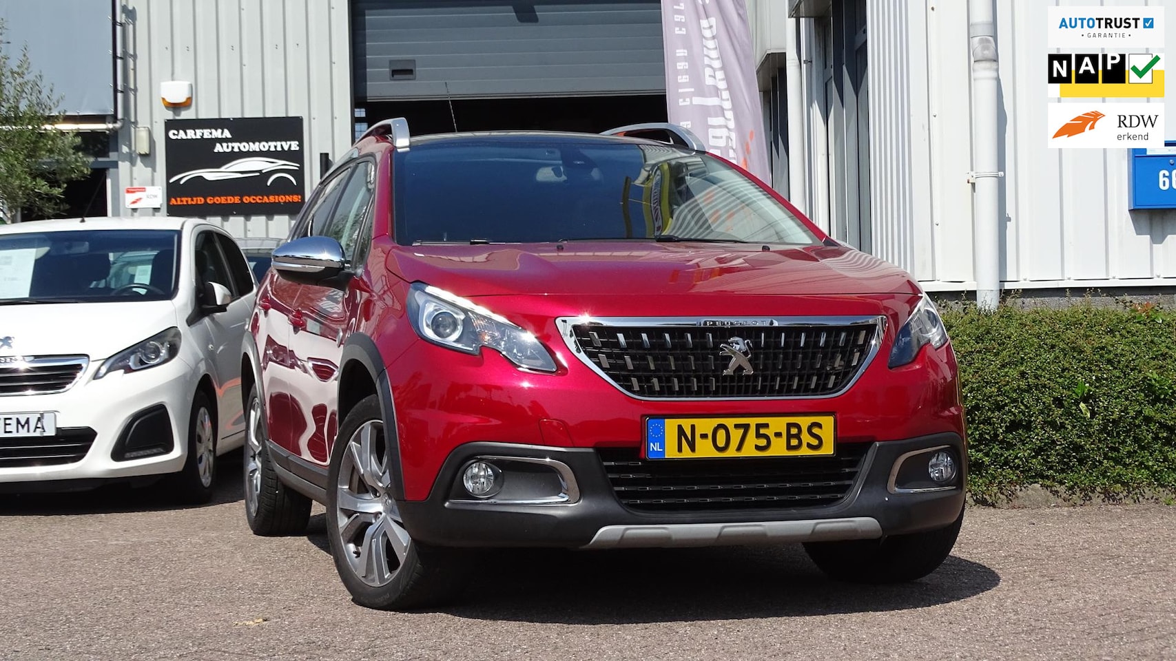 Peugeot 2008 - 1.2 PureTech Allure AUT / Trekhaak / Cruise / Airco / Pano / PDC / Navi - AutoWereld.nl