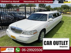 Lincoln Town Car - Limousine 120 inch 107DMijl nw. APK Zeer netjes – Inruil Mogelijk –