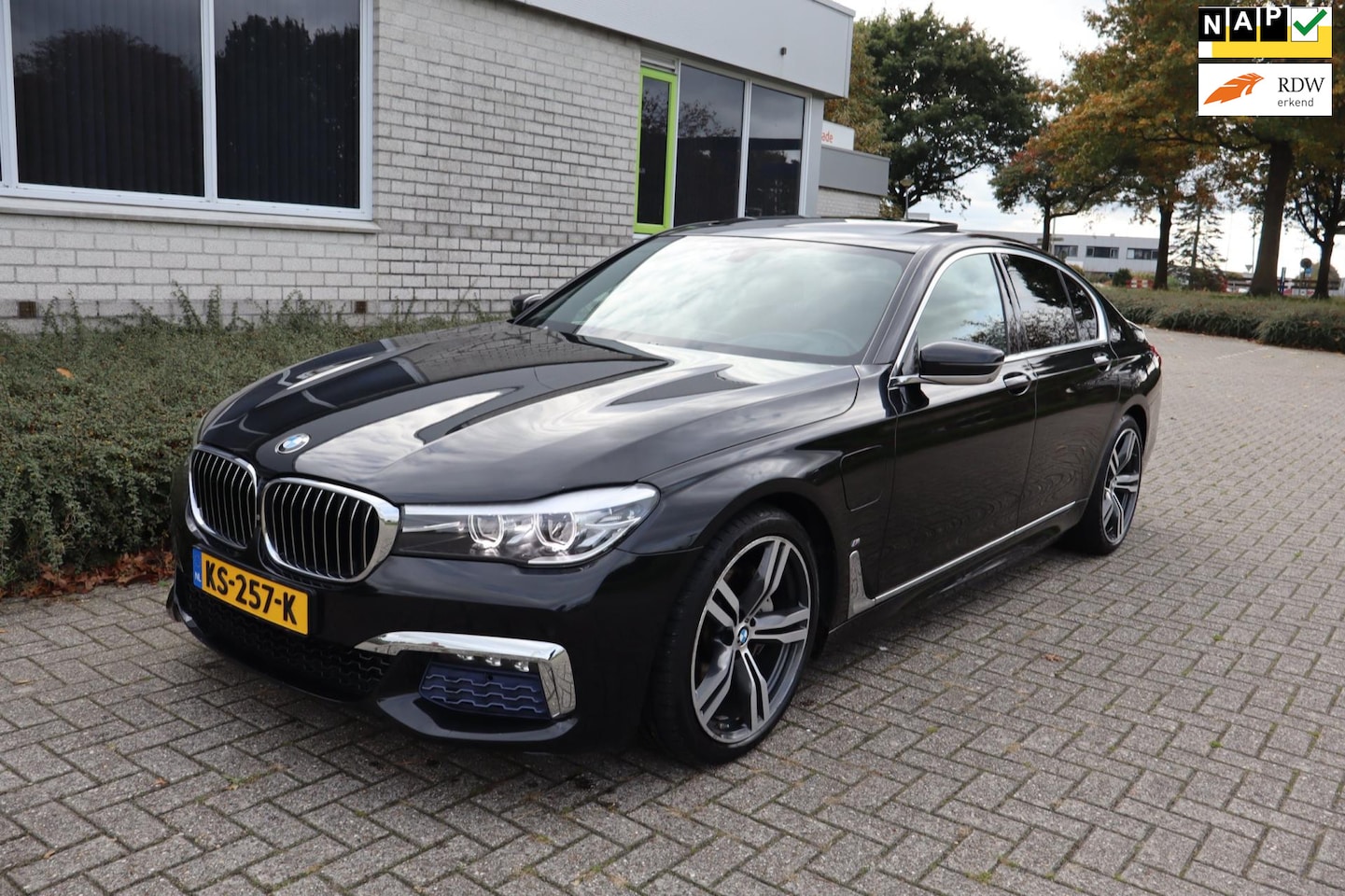 BMW 7-serie - 740e iPerformance M-Pakket Schuifdak 2016 - AutoWereld.nl