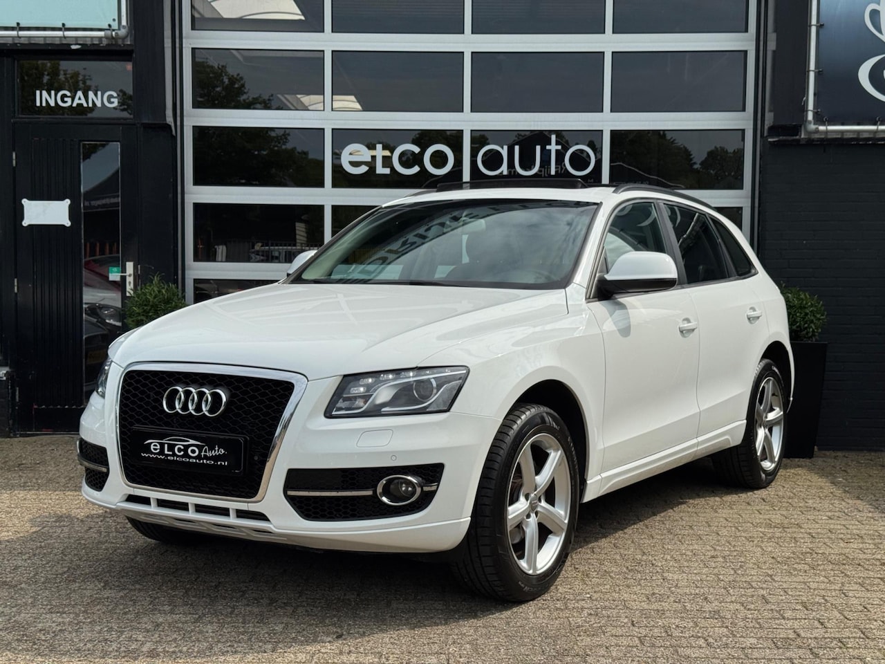 Audi Q5 - 2.0 TFSI quattro Pano / Trekhaak/ YoungTimer - AutoWereld.nl