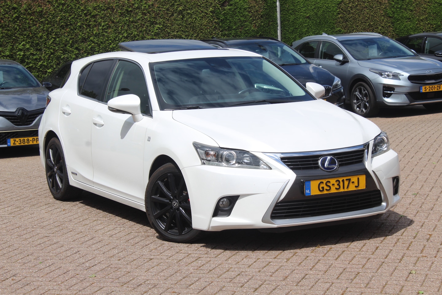 Lexus CT 200h - 25th Edition / Camera / Schuifdak / Alcantara / Navigatie / 15'' / Getint glas / Stoelverw - AutoWereld.nl