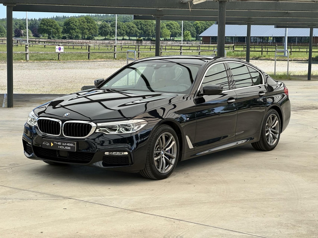 BMW 5-serie - 540i xDrive High Executive 1EIG/TREKH/CARPLAY - AutoWereld.nl