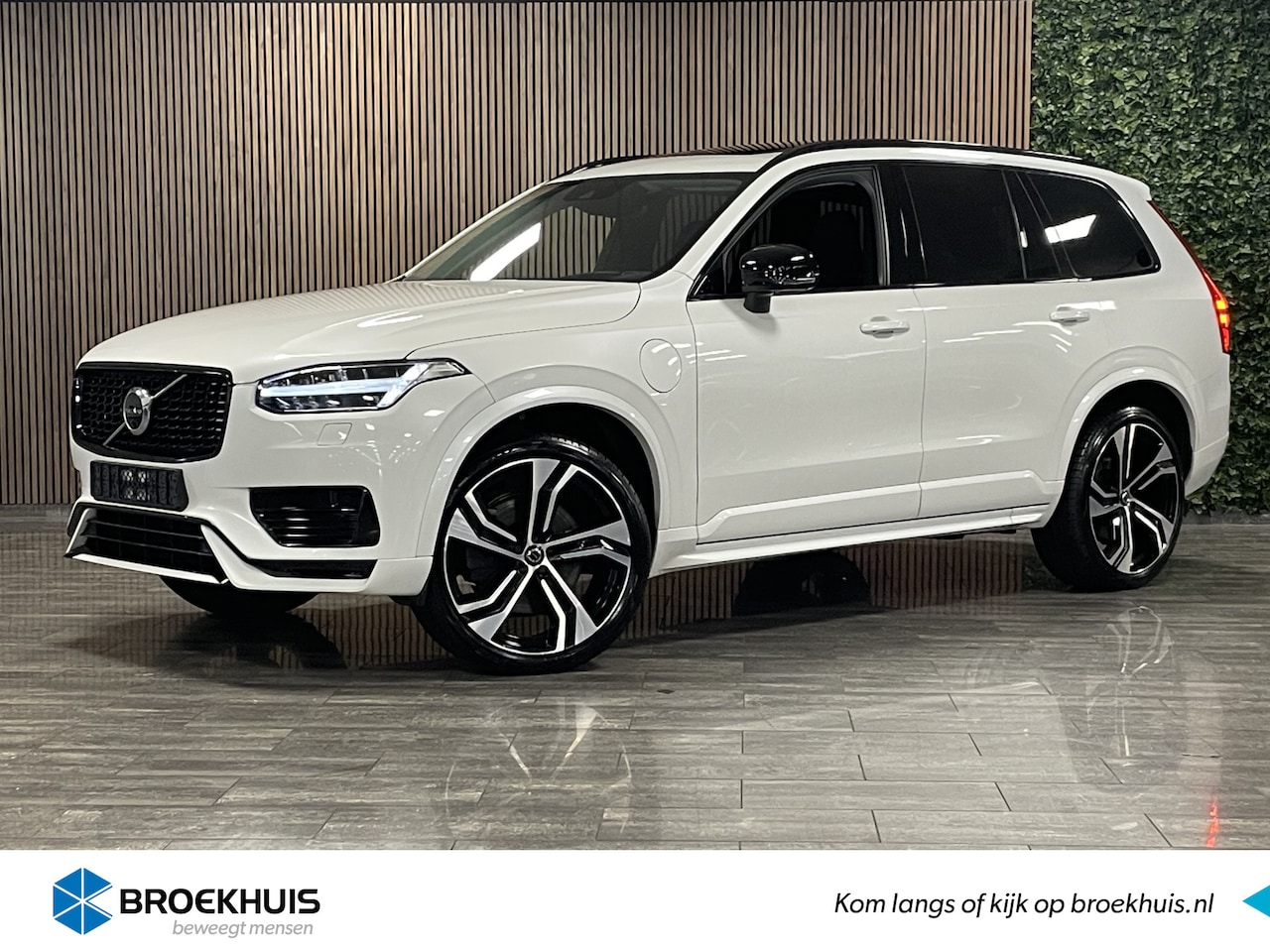Volvo XC90 - T8 AWD Recharge R-Design | Trekhaak | 360° Camera | Harman Kardon | Head-Up Display | Crys - AutoWereld.nl