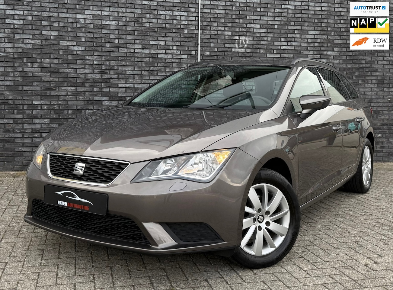 Seat Leon ST - 1.2 TSI Cruise Control|Stoelverwarming|Airco|Elekt Ramen|Trekhaak Is Mogelijk - AutoWereld.nl