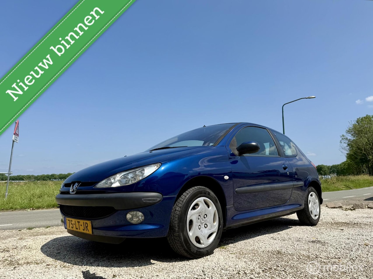 Peugeot 206 - 1.6-16V, BJ 2003, Airco, APK Juni 2026, Zuinig - AutoWereld.nl