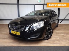 Volvo V60 - T3 - ecc - navigatie - trekhaak - zeer nette staat