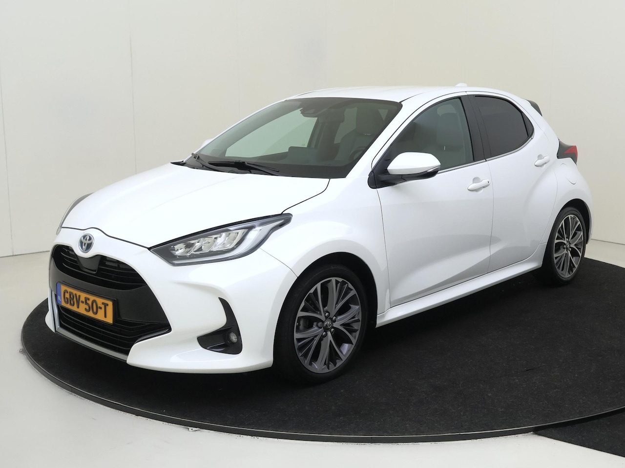 Toyota Yaris - 1.5 Hybrid Executive | AUTOMAAT | Navigatie | Achteruitrijcamera | Cruise & Climate Contro - AutoWereld.nl