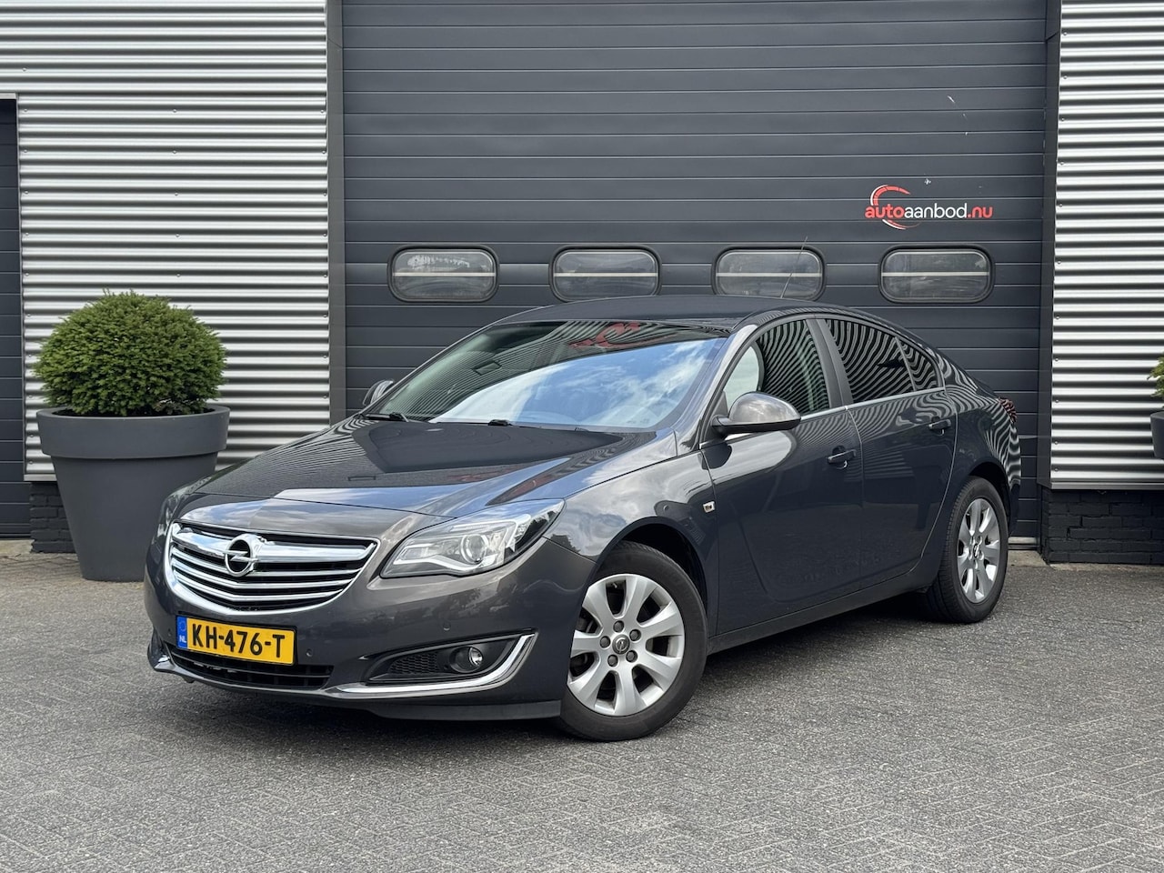 Opel Insignia - 1.6 T Edition | Navigatie | DAB | Trekhaak | Parkeersensoren | Lichtmetalen Velgen | - AutoWereld.nl