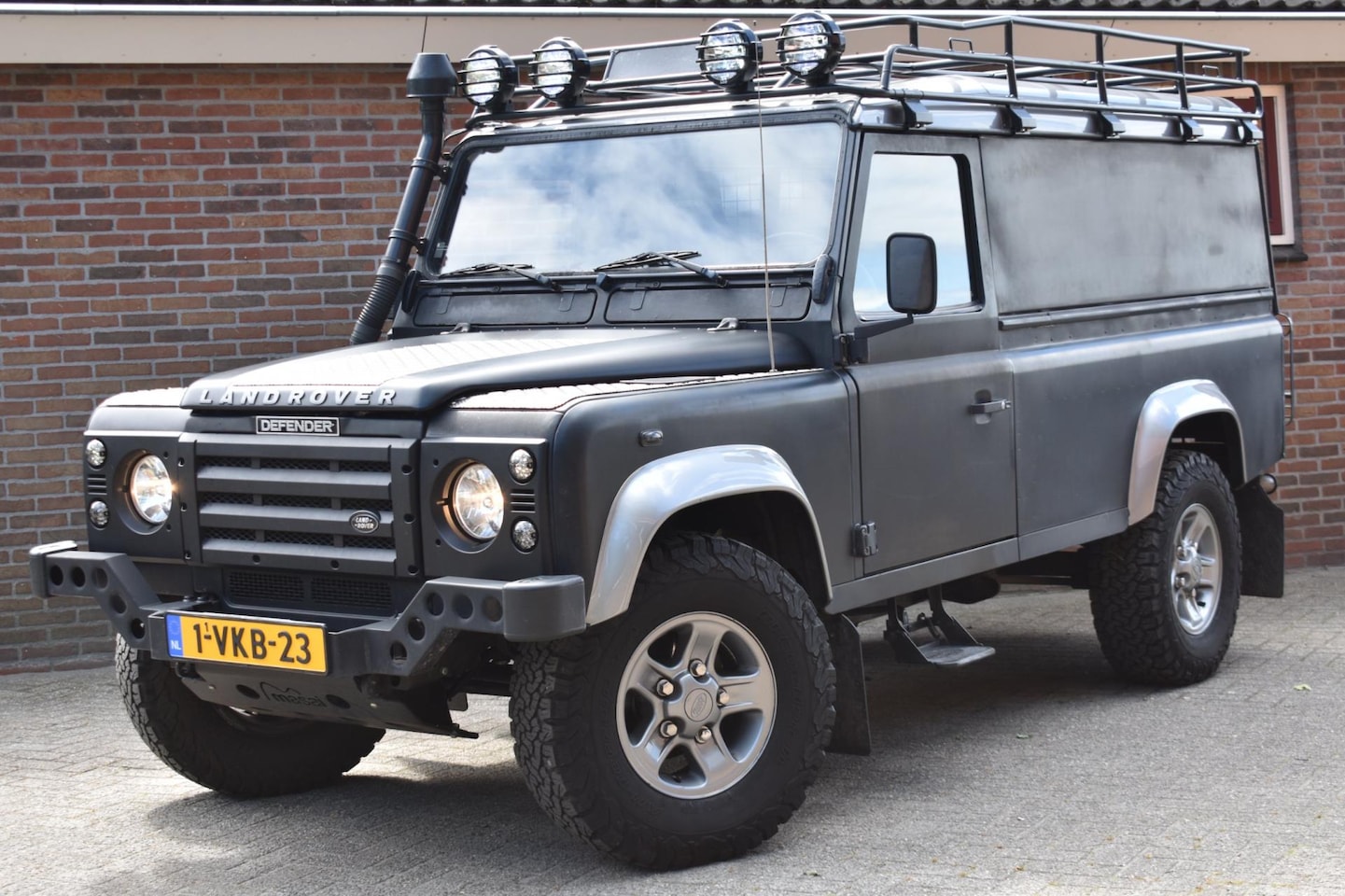 Land Rover Defender 110 - 2.5 Td5 HT 110" E '06 Leder Grijs kenteken Inruil mogelijk - AutoWereld.nl