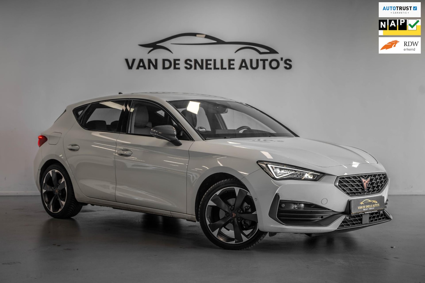 CUPRA Leon - 1.5 eTSI SFEER/KEYLESS/SPORTMODUS/HULPSYSTEMEN - AutoWereld.nl