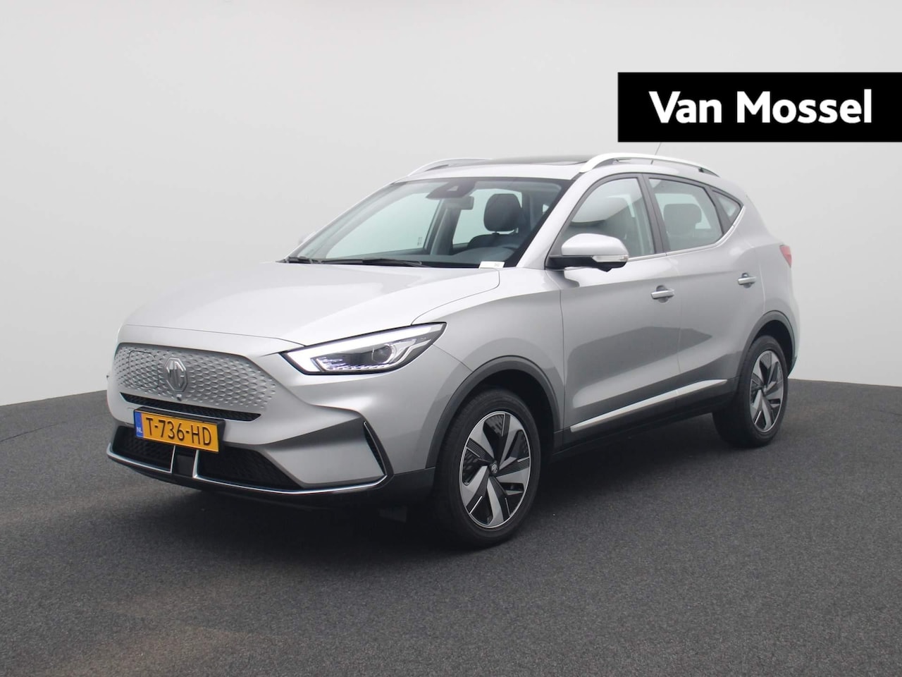 MG ZS - EV Standard Range Luxury 50 kWh | Leder | Navi | Panoramadak | Camera | Led Koplampen | Ad - AutoWereld.nl