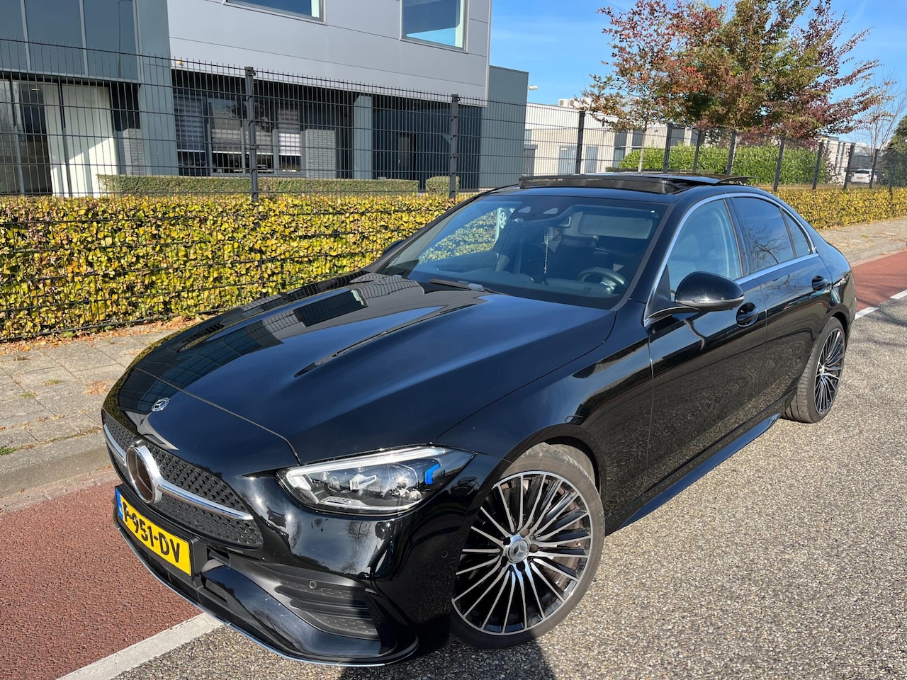 Mercedes-Benz C-klasse - 300 AMG Line DISTRONIC Actieve Stuur assistent 360´ Camera Burmester - AutoWereld.nl