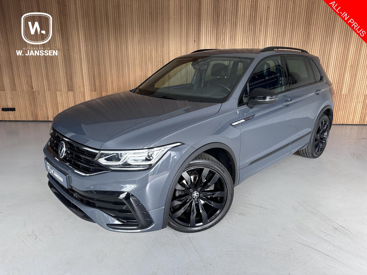 Volkswagen Tiguan - 1.5 TSI R-Line Business+ Lederen bekleding | Stoelverwarming | Trekhaak electrisch - AutoWereld.nl