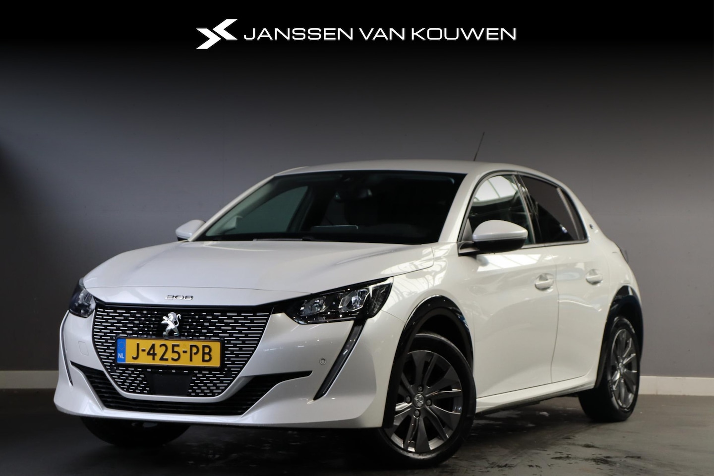 Peugeot e-208 - EV Allure 50 kWh Keyless Stoelverwarming Parkeersensoren Voor en Achter - AutoWereld.nl