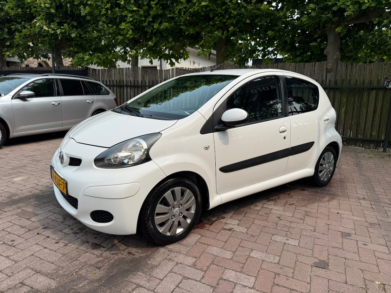 Toyota Aygo - 1.0-12V Xcite White Airco 5drs NW Koppeling Grote Beurt - APK 03-2026 - AutoWereld.nl