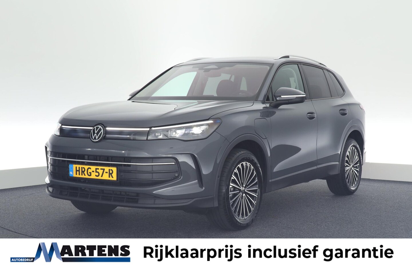 Volkswagen Tiguan - 1.5 204pk eHybrid Life Edition Camera Stoelverwarming Keyless Virtual Cockpit - AutoWereld.nl