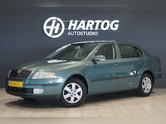 Skoda Octavia - 1.6 Ambiente *NIEUWE BANDEN* + TREKHAAK / CRUISE / AIRCO