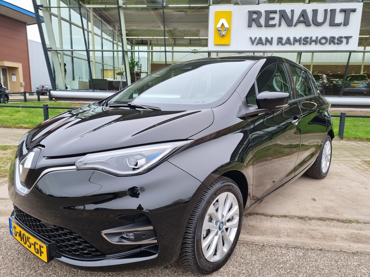 Renault Zoe - E-Tech Electric R135 Intens 50 (Koopbatterij) CCS-SNELLADER / Climate / Cruise / Lane assi - AutoWereld.nl