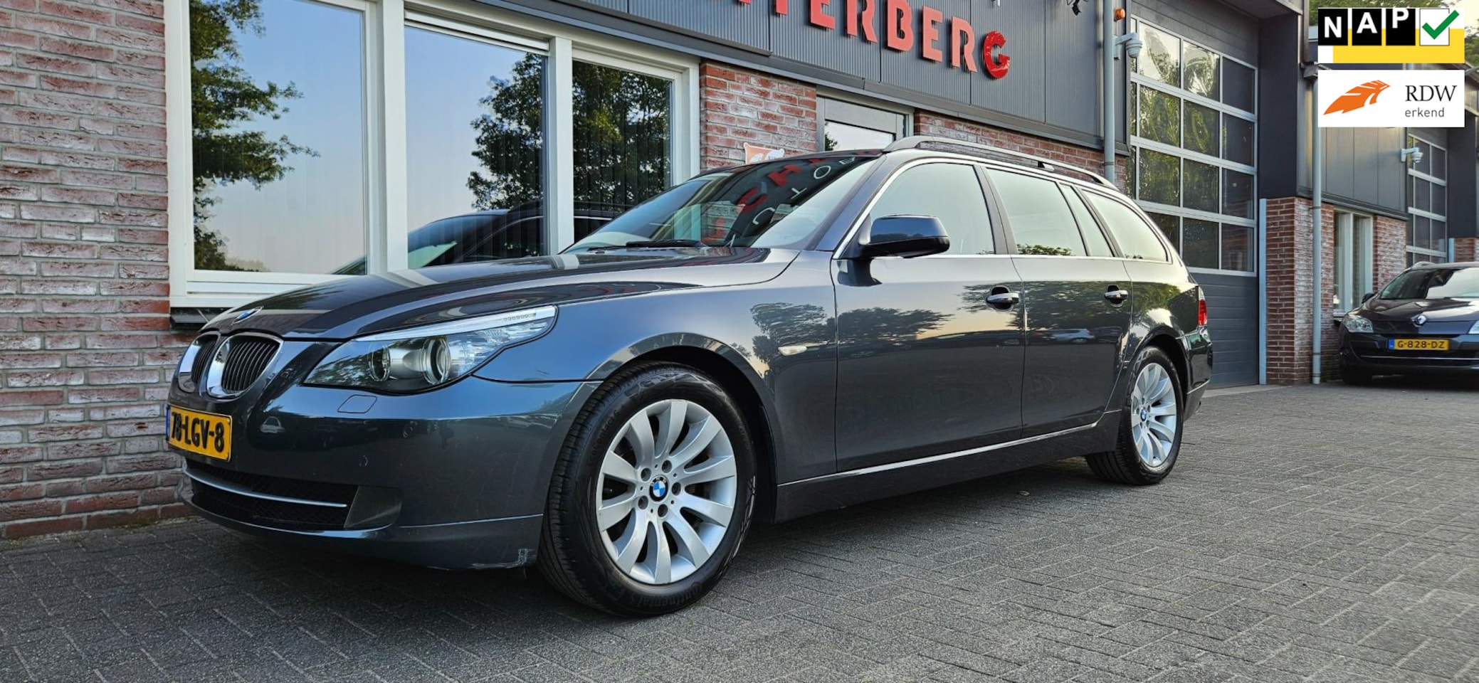 BMW 5-serie Touring - 520i Corporate Lease Business Line Edition I Youngtimer! Leer! Automaat! NAP! - AutoWereld.nl