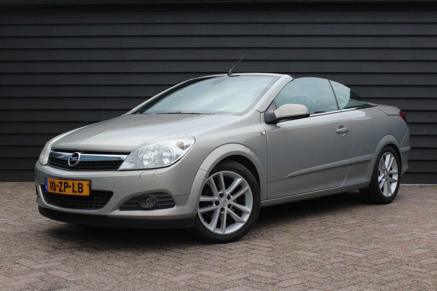 Opel Astra TwinTop - 1.8 Temptation - CLIMA - NAVI - KEYLESS - DAK WERKT NIET - - AutoWereld.nl
