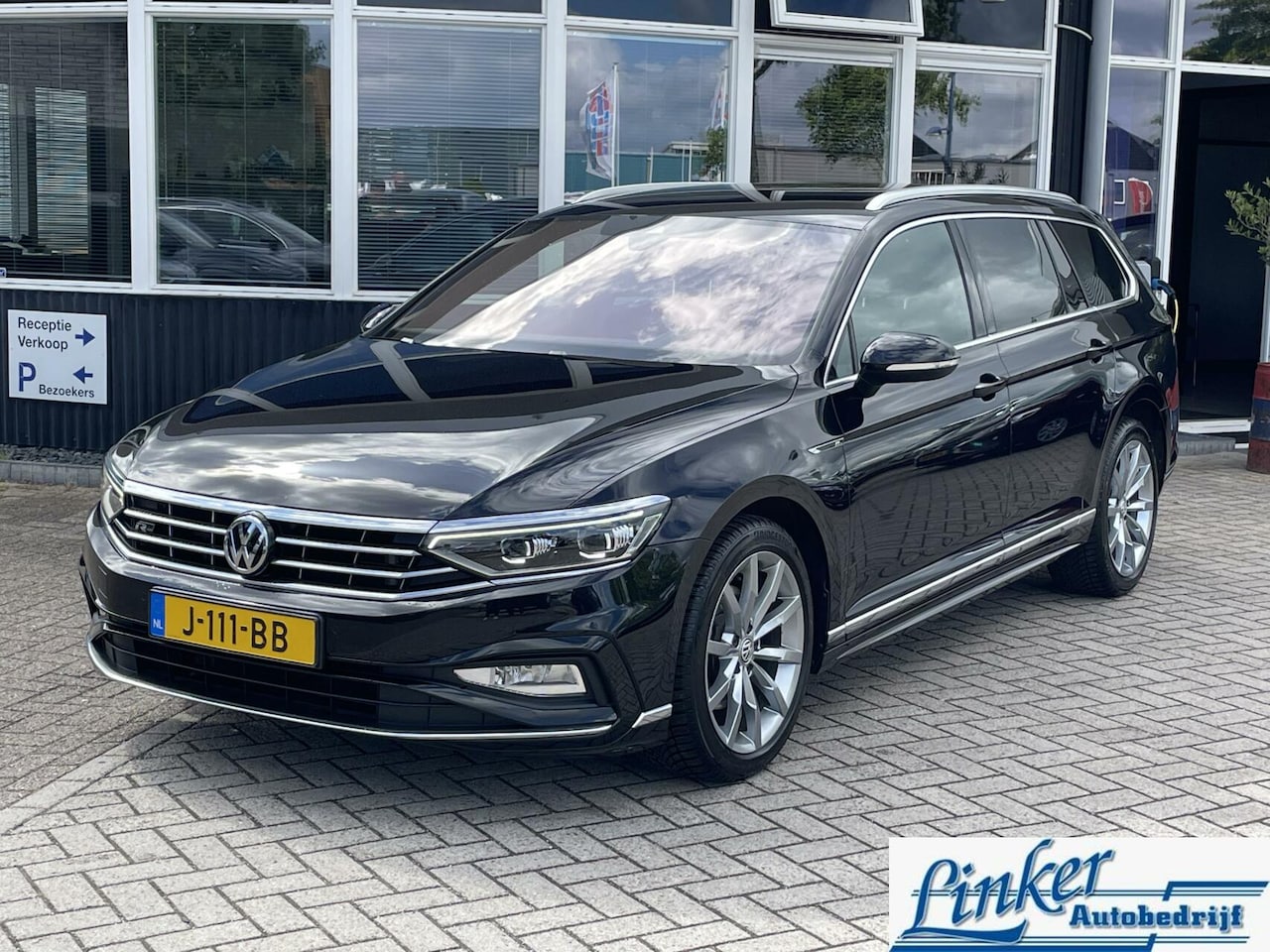Volkswagen Passat Variant - 1.5 TSI Elegance Business R-LINE ORG NEDAUTO GEEN AFLEVERKOSTEN - AutoWereld.nl