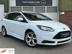 Ford Focus Wagon - 2.0 EcoBoost ST-2/PARKS/NAVI/CRUISE/APK