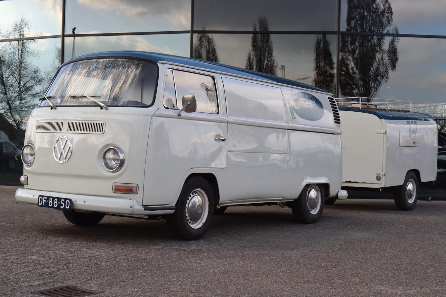 Volkswagen Transporter - T2 PANEL VAN 1972 + AANHANGER *ORIGINEEL NEDERLANDS* - AutoWereld.nl