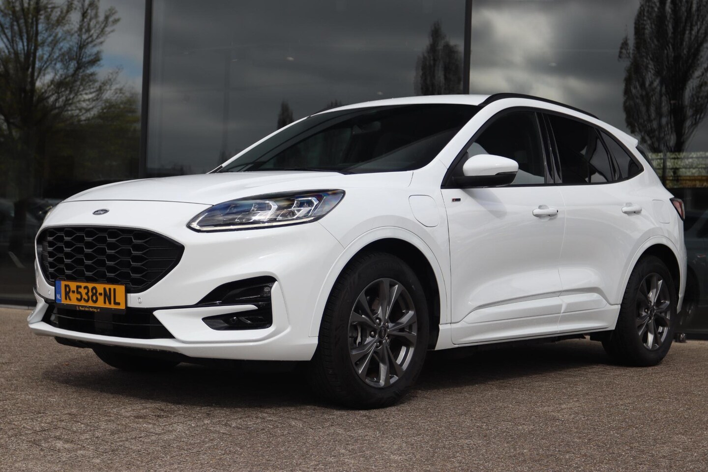 Ford Kuga - 2.5 PHEV AUT. ST-LINE | B&O | ELEK. TREKHAAK | WINTERPACK | CARPLAY | KEY-LESS - AutoWereld.nl