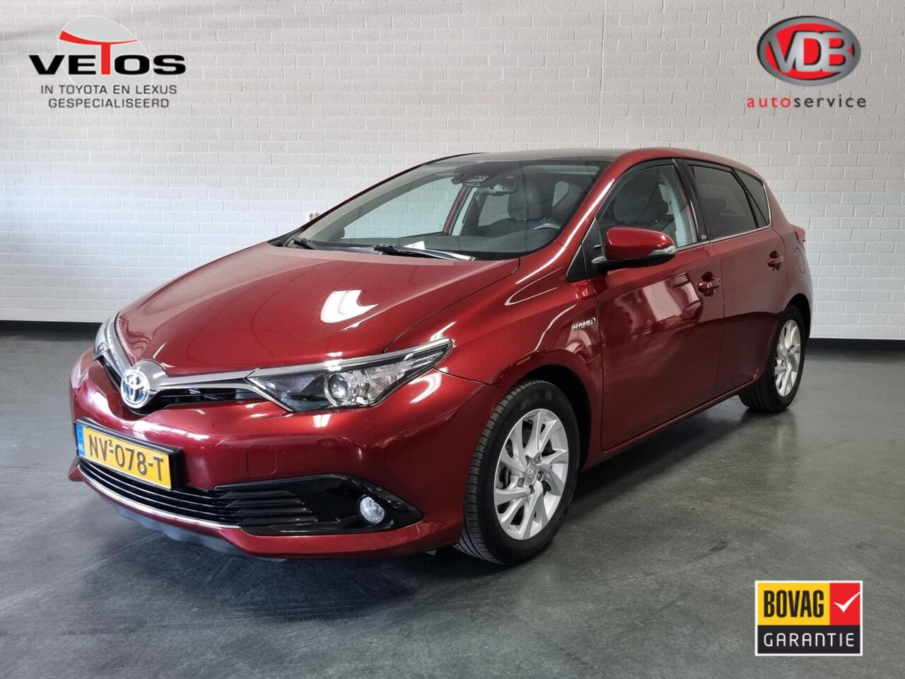 Toyota Auris - 1.8 Hybrid Volcano / Pano / Afn. Trekhaak - AutoWereld.nl