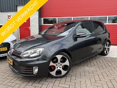 Volkswagen Golf - 2.0 GTI XENON / LED ACHTER / TREKHAAK / STOELVERW / NAVI / CLIMA / PDC / BLUETOOTH / CRUIS