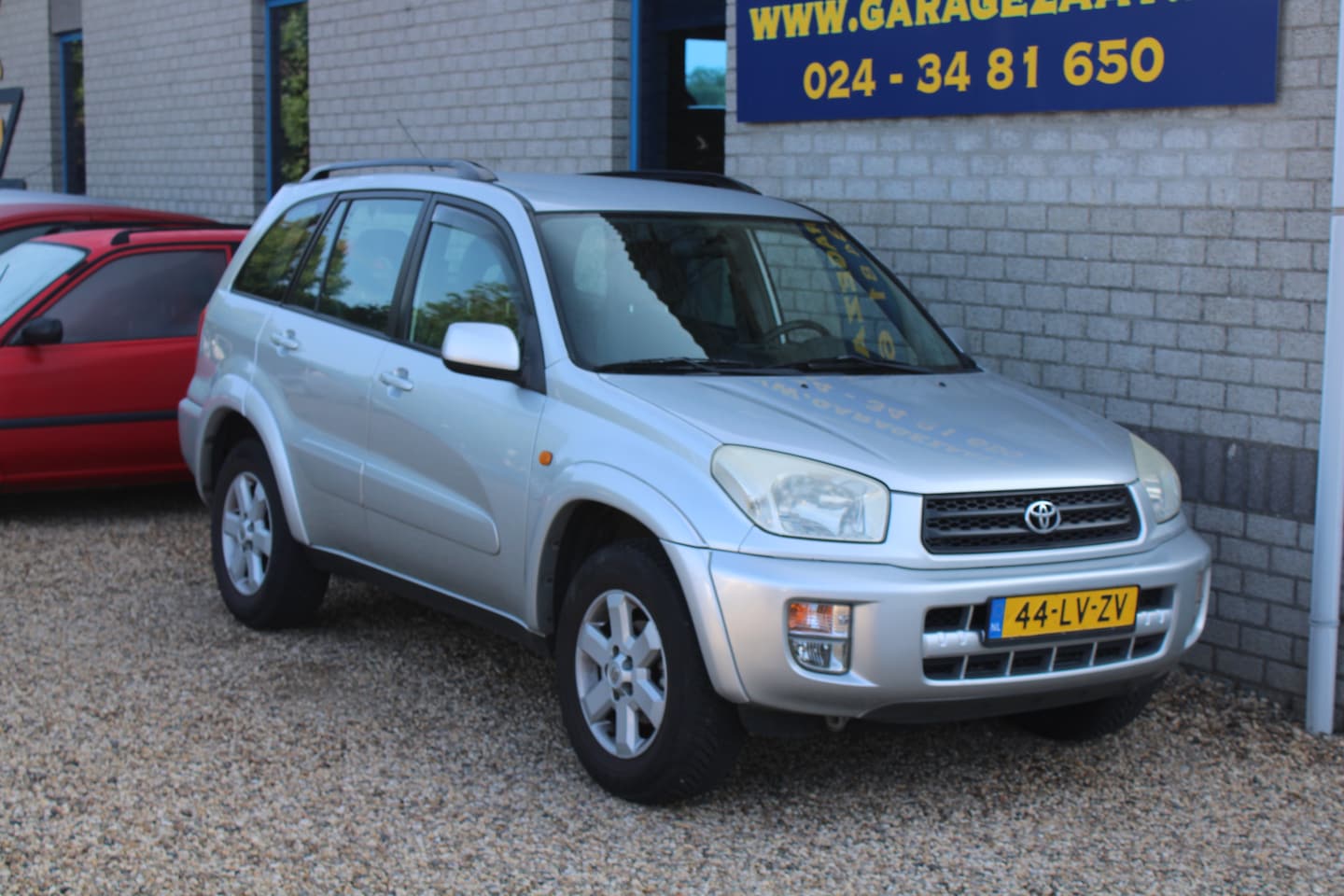 Toyota RAV4 - 2.0-16V VVT-i Sol airco trekh. - AutoWereld.nl