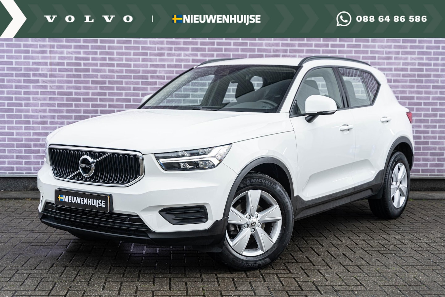 Volvo XC40 - T2 Automaat Momentum Core | Navigatie | Smartphone integratie | DAB+ | Voorstoelen in hoog - AutoWereld.nl
