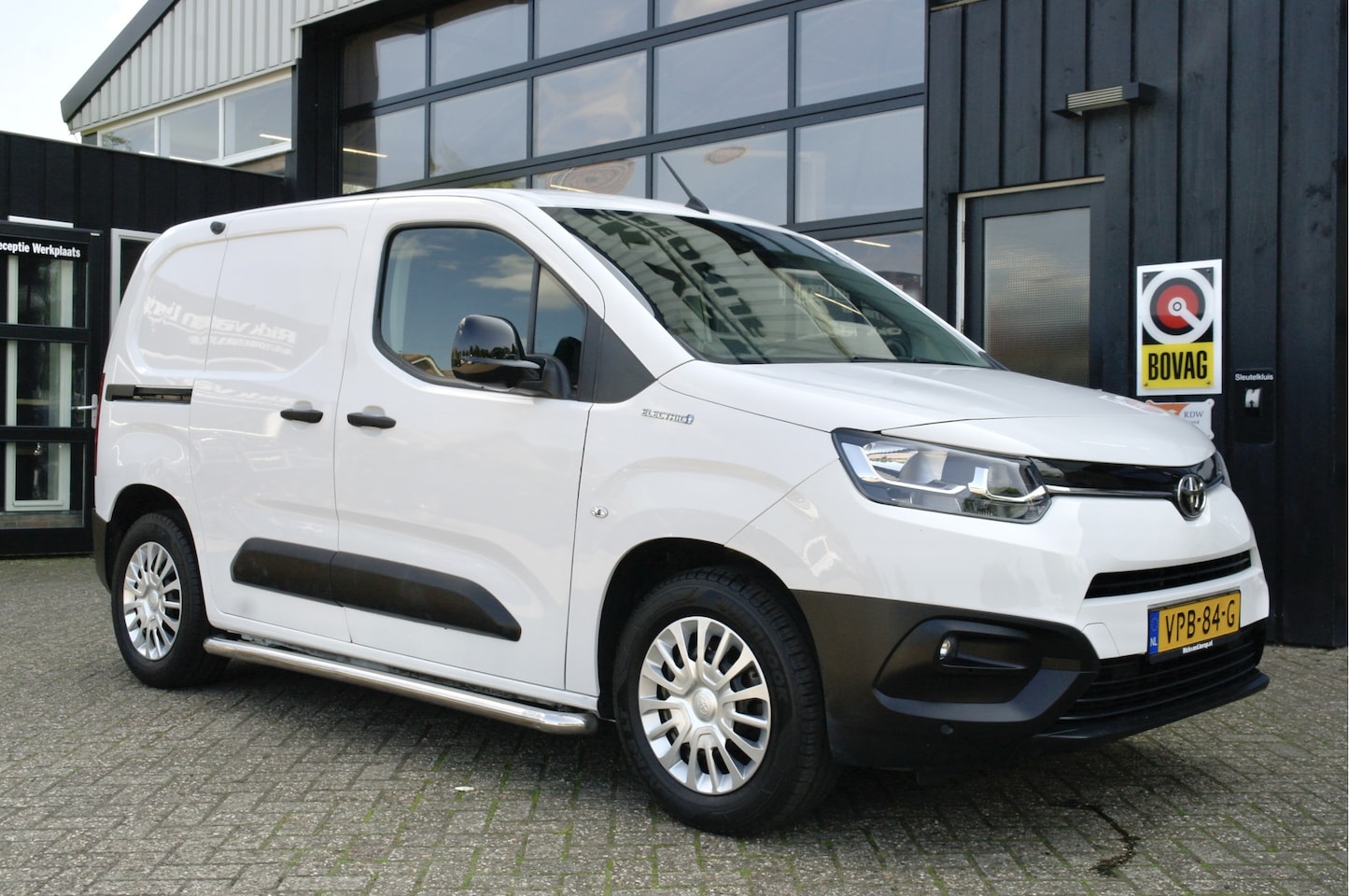 Toyota PROACE CITY Electric - First Edition 50 kWh | NL-Auto | Cruise | 360 Camera | Carplay - AutoWereld.nl