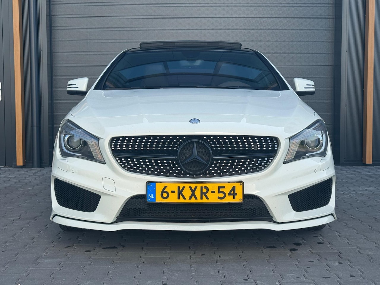 Mercedes-Benz CLA-Klasse - 180 Ambition Camera|Leder|Pano|Xenon - AutoWereld.nl