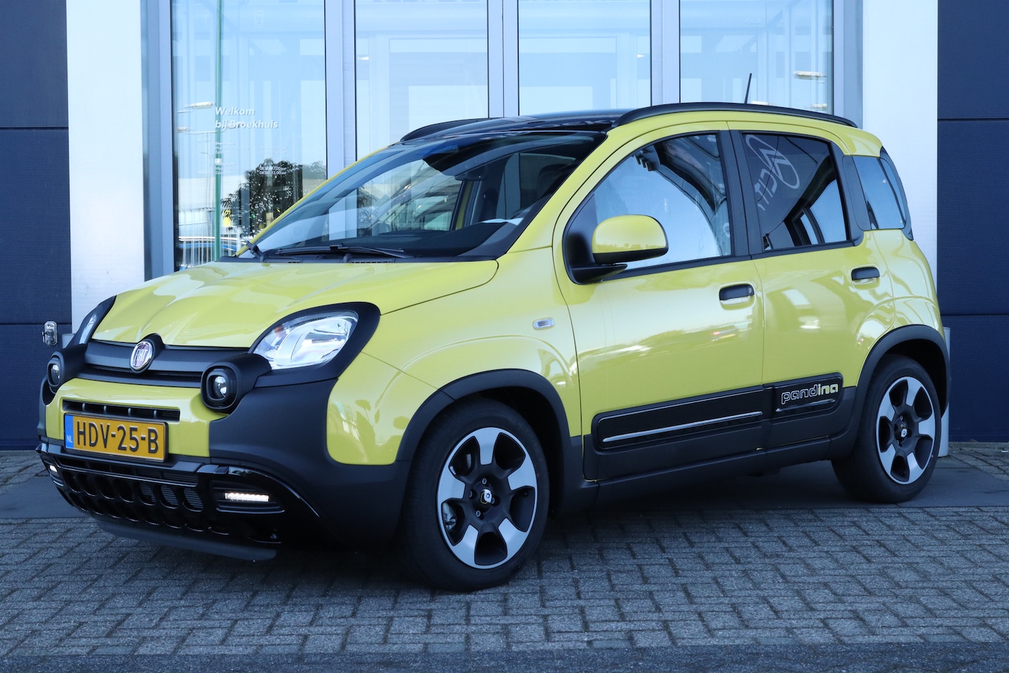 Fiat Panda - 1.0 Hybrid Pandina | Apple Carplay/Android Auto|telefoonintegratie premium | Centrale deur - AutoWereld.nl
