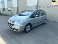 Citroën Xsara Picasso - 2.0i-16V Attraction AUTOMAAT AIRCO ELEKTRISCHE RAMEN