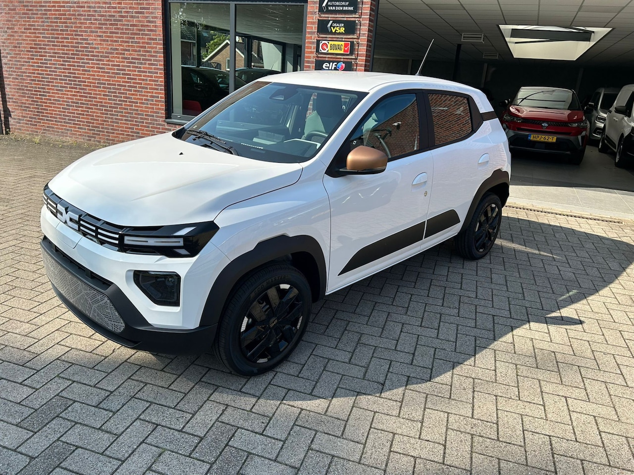 Dacia Spring - Extreme 65 26.8 kWh/ Cruise controle/Parkeer sensoren en camera achter - AutoWereld.nl