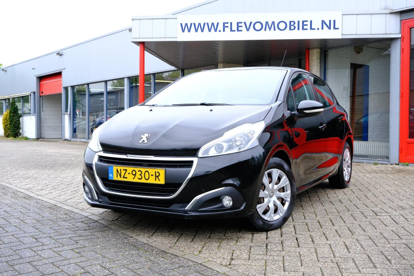 Peugeot 208 - 1.6 BlueHDi Blue Lease AIrco|Navi|Cruise - AutoWereld.nl