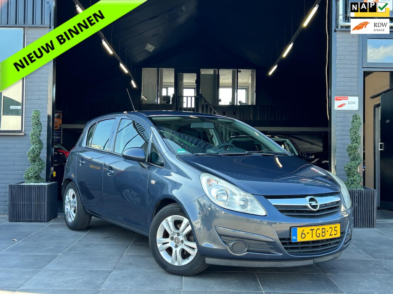 Opel Corsa - 1.4-16V '111' Edition Airco|Cruise|Trekhaak|APK - AutoWereld.nl