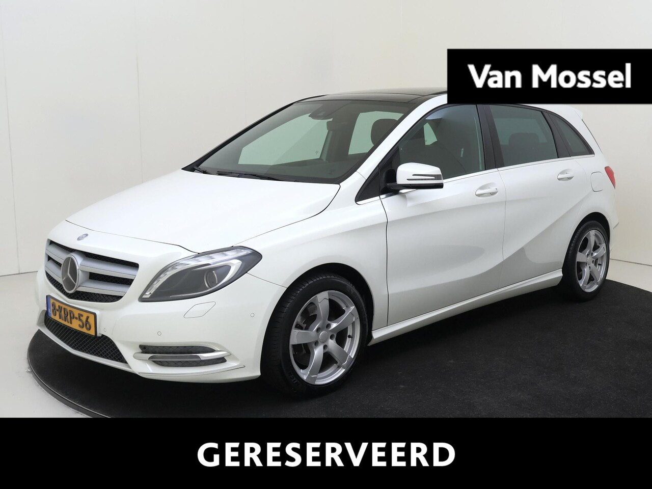 Mercedes-Benz B-klasse - 250 Ambition | Sport & Spiegelpakket | Navigatie | PDC v+a | Super kmstand - AutoWereld.nl