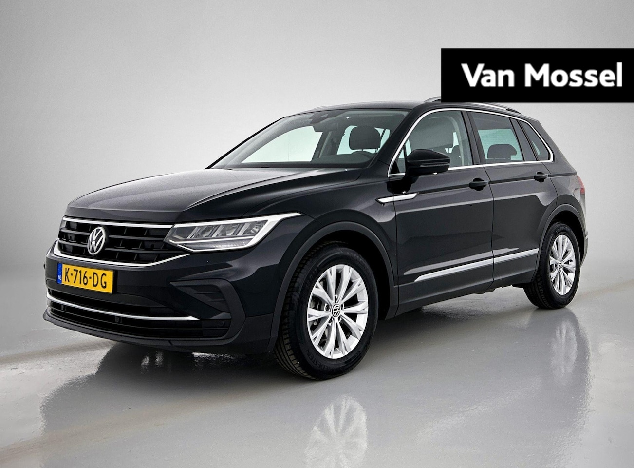 Volkswagen Tiguan - 1.5 TSI Life Business | Automaat | Trekhaak | Digital Cockpit PRO | Navigatie | Stoel en S - AutoWereld.nl