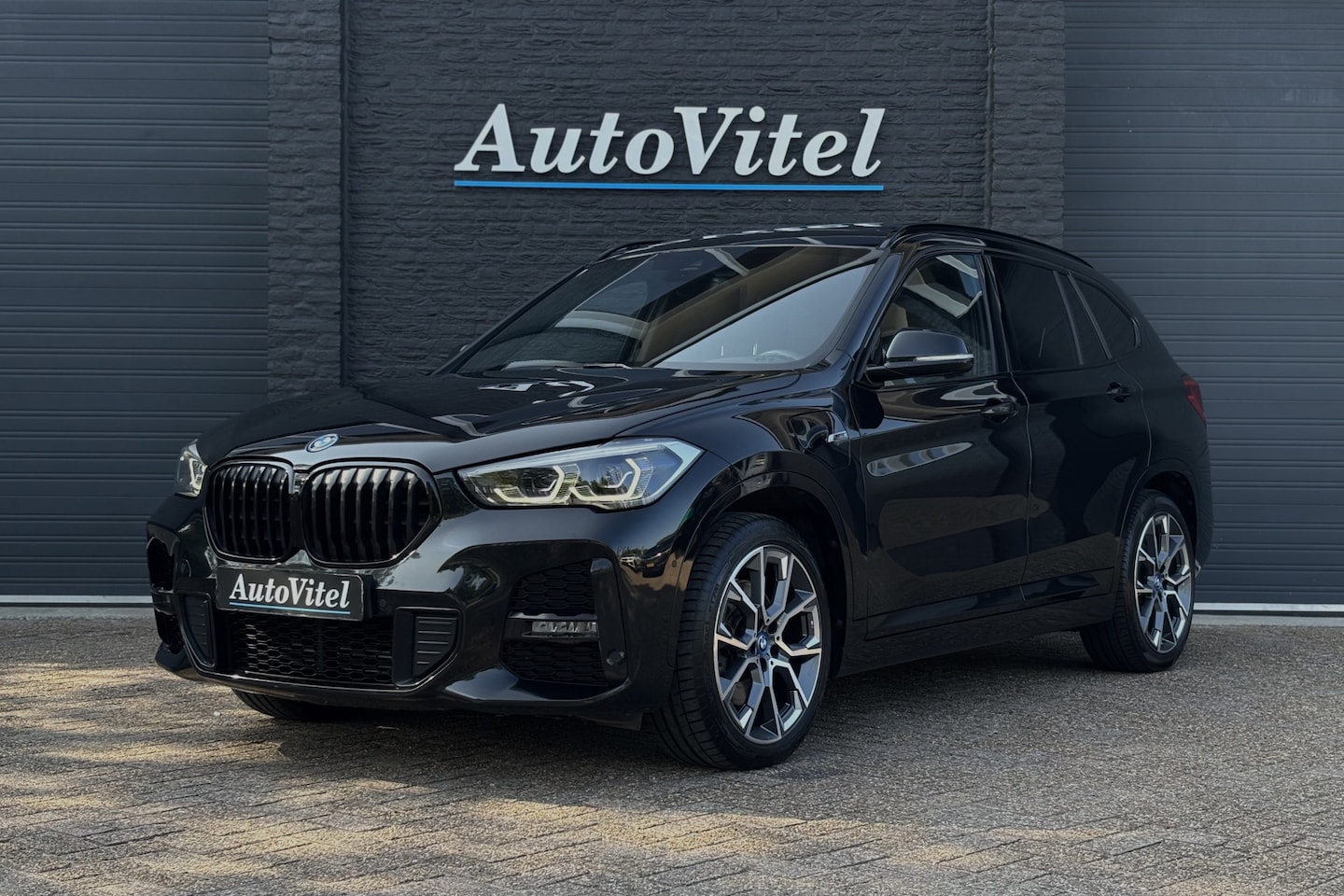 BMW X1 - xDrive25e M-Sport | Panodak | Sportleder | Camera | Stoelverwarming - AutoWereld.nl