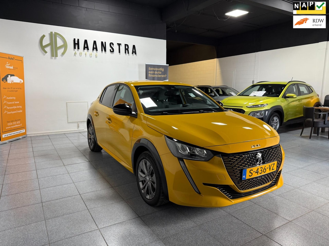 Peugeot e-208 - EV Allure 50 kWh Navi-Camera NL Auto! Apple-Carplay - AutoWereld.nl