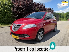 Lancia Y(psilon) - Ypsilon 0.9 TwinAir Silver Plus 2E eigenaar*Navigatie*Airco*Regen sensor*Parkeer sensor